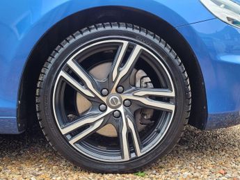 Volvo V40 1.5 T2 R-Design Pro Auto Euro 6 (s/s) 5dr