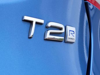 Volvo V40 1.5 T2 R-Design Pro Auto Euro 6 (s/s) 5dr