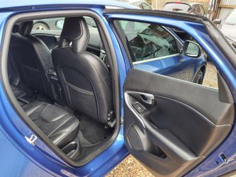 Volvo V40 1.5 T2 R-Design Pro Auto Euro 6 (s/s) 5dr