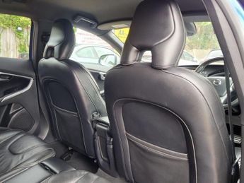 Volvo V40 1.5 T2 R-Design Pro Auto Euro 6 (s/s) 5dr