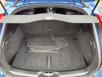 Volvo V40 1.5 T2 R-Design Pro Auto Euro 6 (s/s) 5dr