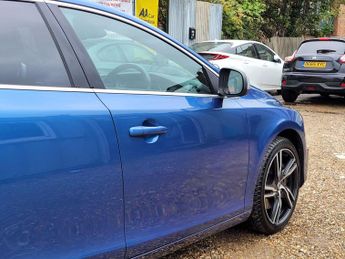 Volvo V40 1.5 T2 R-Design Pro Auto Euro 6 (s/s) 5dr