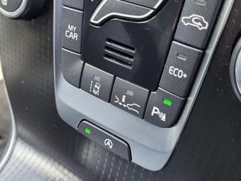 Volvo V40 1.5 T2 R-Design Pro Auto Euro 6 (s/s) 5dr
