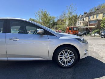 Ford Focus 1.6 Titanium Euro 5 5dr