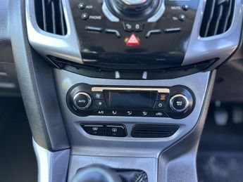 Ford Focus 1.6 Titanium Euro 5 5dr