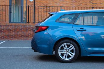 Toyota Corolla 2.0 VVT-h Icon Tech Touring Sports CVT Euro 6 (s/s) 5dr