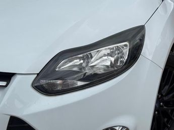Ford Focus 1.0T EcoBoost Zetec Navigator Euro 5 (s/s) 5dr