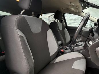 Ford Focus 1.0T EcoBoost Zetec Navigator Euro 5 (s/s) 5dr