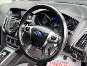 Ford Focus 1.0T EcoBoost Zetec Navigator Euro 5 (s/s) 5dr