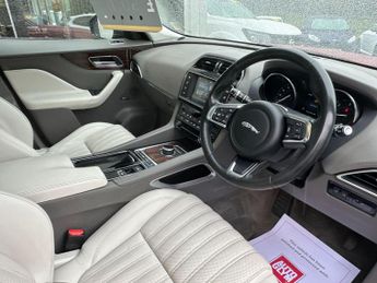 Jaguar F-PACE 2.0 D180 Portfolio Auto AWD Euro 6 (s/s) 5dr