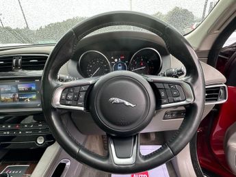 Jaguar F-PACE 2.0 D180 Portfolio Auto AWD Euro 6 (s/s) 5dr