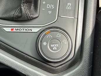 Volkswagen Tiguan 2.0 TDI BlueMotion Tech SE Navigation DSG 4Motion Euro 6 (s/s) 5