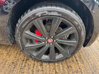 Jaguar F-PACE 2.0 D180 R-Sport Auto AWD Euro 6 (s/s) 5dr