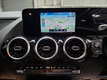Mercedes-Benz GLA 2.0 GLA220d AMG Line 8G-DCT 4MATIC Euro 6 (s/s) 5dr