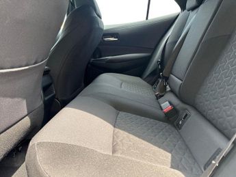 Toyota Corolla 2.0 VVT-h Icon Tech CVT Euro 6 (s/s) 5dr