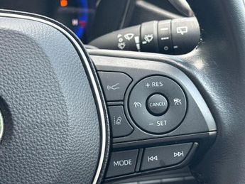 Toyota Corolla 2.0 VVT-h Icon Tech CVT Euro 6 (s/s) 5dr