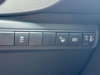Toyota Corolla 2.0 VVT-h Icon Tech CVT Euro 6 (s/s) 5dr