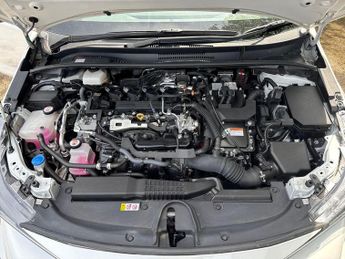 Toyota Corolla 2.0 VVT-h Icon Tech CVT Euro 6 (s/s) 5dr