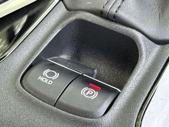 Toyota Corolla 2.0 VVT-h Icon Tech CVT Euro 6 (s/s) 5dr