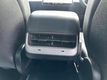 Tesla Model Y Auto RWD 5dr