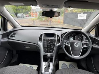 Vauxhall Astra 1.6 16V Exclusiv Sports Tourer Auto Euro 5 5dr