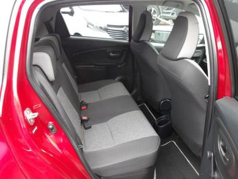 Toyota Yaris 1.5 VVT-h Y20 Bi-tone E-CVT Euro 6 (s/s) 5dr