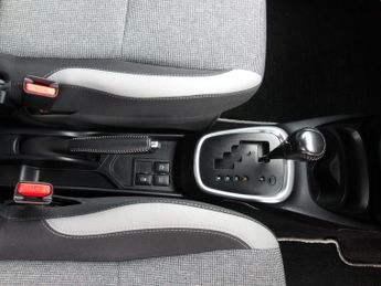 Toyota Yaris 1.5 VVT-h Y20 Bi-tone E-CVT Euro 6 (s/s) 5dr