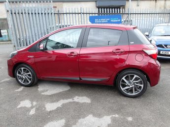 Toyota Yaris 1.5 VVT-h Y20 Bi-tone E-CVT Euro 6 (s/s) 5dr
