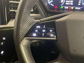 Audi Q4 e-tron 40 S line SUV 5dr Electric Auto 82kWh (204 ps)