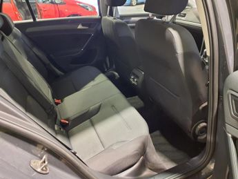 Volkswagen e-Golf 35.8kWh e-Golf Auto 5dr
