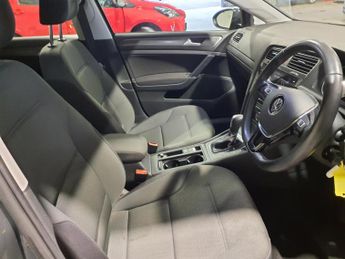Volkswagen e-Golf 35.8kWh e-Golf Auto 5dr