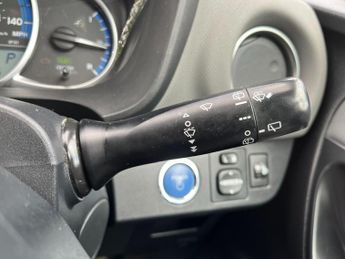 Toyota Yaris 1.5 VVT-h Icon Hatchback 5dr Petrol Hybrid E-CVT Euro 6 (101 ps)