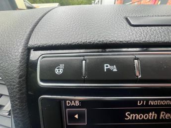 Volkswagen Touareg 3.0 TDI V6 BlueMotion Tech R-Line Tiptronic 4WD Euro 6 (s/s) 5dr