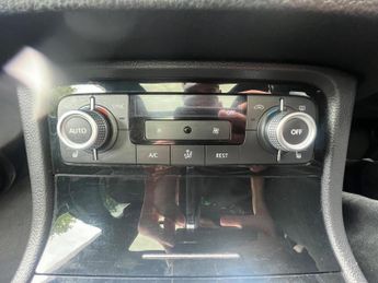 Volkswagen Touareg 3.0 TDI V6 BlueMotion Tech R-Line Tiptronic 4WD Euro 6 (s/s) 5dr