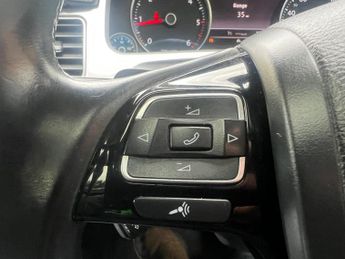 Volkswagen Touareg 3.0 TDI V6 BlueMotion Tech R-Line Tiptronic 4WD Euro 6 (s/s) 5dr