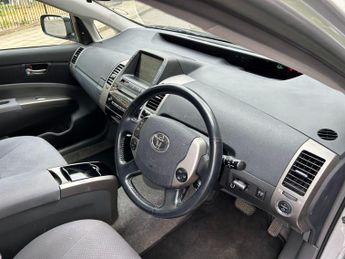 Toyota Prius 1.5 T4 CVT 5dr