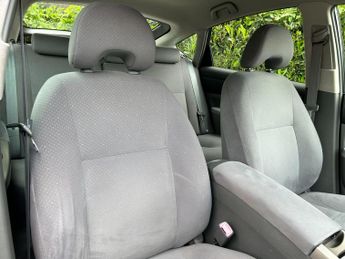 Toyota Prius 1.5 T4 CVT 5dr
