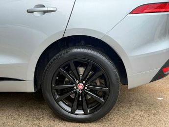 Jaguar F-PACE 2.0 D180 R-Sport Auto AWD Euro 6 (s/s) 5dr