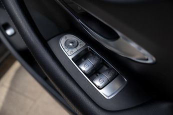 Mercedes-Benz E Class 2.0 E220d AMG Line (Premium) G-Tronic+ Euro 6 (s/s) 2dr