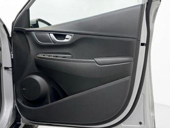 Hyundai KONA 39kWh Premium Auto 5dr (10.5kW Charger)