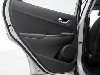 Hyundai KONA 39kWh Premium Auto 5dr (10.5kW Charger)