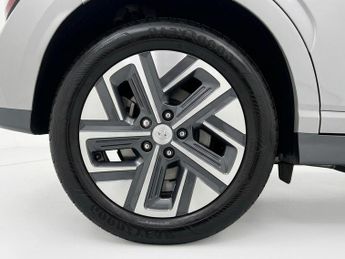 Hyundai KONA 39kWh Premium Auto 5dr (10.5kW Charger)