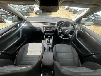 Skoda Octavia 2.0 TDI Laurin & Klement DSG Euro 5 (s/s) 5dr