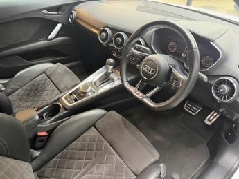 Audi TT 2.0 TFSI 45 Black Edition Roadster S Tronic quattro Euro 6 (s/s)