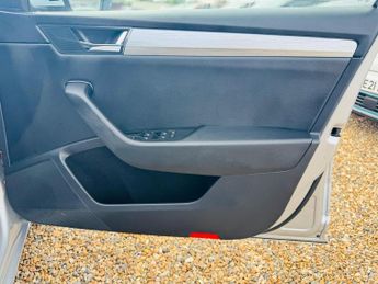 Skoda Superb 1.4 TSI iV 13kWh SE Technology DSG Euro 6 (s/s) 5dr