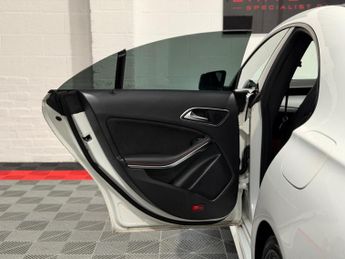Mercedes-Benz CLA 2.1 CLA220d AMG Line Night Edition Coupe 7G-DCT Euro 6 (s/s) 4dr
