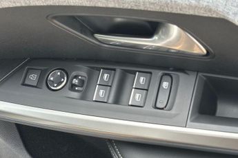 Peugeot E-3008 73kWh GT SUV 5dr Electric Auto (210 ps)