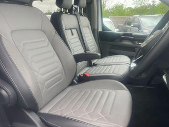 Ford Tourneo Custom 2.0 320 EcoBlue Titanium Minibus Double Cab 5dr Diesel Auto L2 E