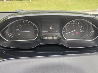 Peugeot 208 1.2 VTi Allure Euro 5 5dr