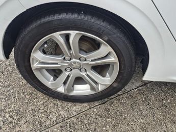 Peugeot 208 1.2 VTi Allure Euro 5 5dr